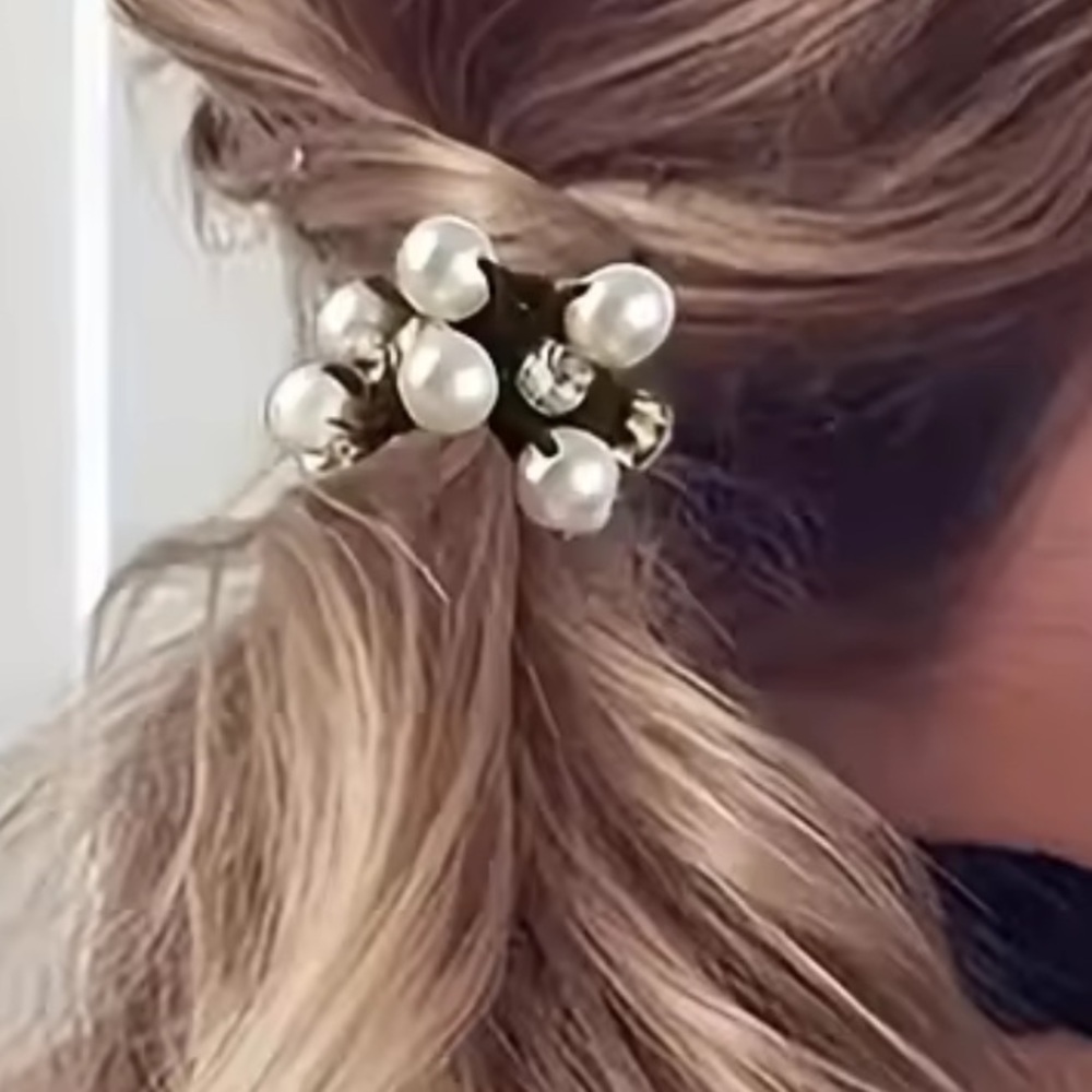 Elegant Pearl and Crystal Hair Ties - Picture 5 of 5